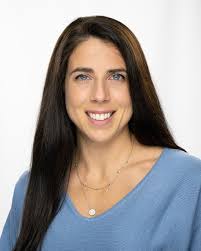 Amanda Cyr's Instagram, Twitter & Facebook