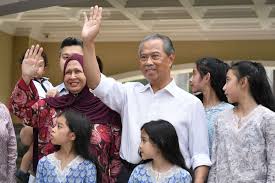 Ketika pemimpin pakatan harapan (ph) gila talak merayu supaya tun dr. Tan Sri Muhyiddin Yassin Selesai Angkat Sumpah Pm Ke 8