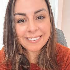 Marti Morris's Instagram, Twitter & Facebook