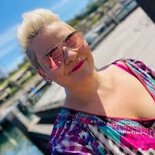 It is with great sadness that we inform our alumni and wider school  community of the passing of Anne Robinson. A beloved Junior School teacher  and esteemed colleague, Anne taught at St