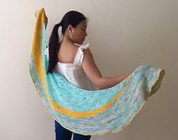 How to knit, design and wear crescent shawls (knitting in. Ravelry The Crescent Shawl Pattern By Dewi The Yarnation