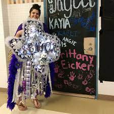 How much is an 8th of shrooms? In Texas You Don T Wear A Corsage To Homecoming It Wears You Wsj