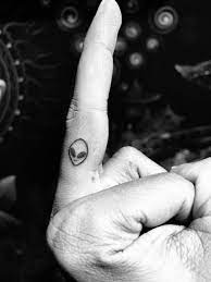 Alien Finger Tattoo Alien Tattoo Finger Tattoos Inside Finger Tattoos