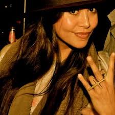 Ze is de verloofde van rapper. Jaimie Joanne Vaes Jaimievaes Twitter