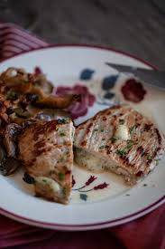 Escalope De Veau Et Tomme Fondante A L Ail Des Ours Pochat Recette Recettes De Cuisine Escalopes De Veau Ail Des Ours