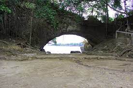 Pantai karang bolong ternyata tidak hanya ada di kebumen jawa tengah, salah satu pantai di kabupten pesawaran provinsi lampung yang cukup indah juga diberi nama karang bolong. Pantai Karang Bolong Wisata Ekonomis Tapi Tidak Murahan Merahputih