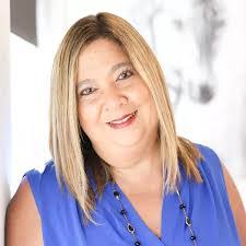 Debbie Stall's Instagram, Twitter & Facebook