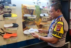 Dimana cck merupakan salah satu main kontraktor dalam pembangunan pabrik sepatu yang dimiliki oleh pt longrich. Kota Di Pabrik Sepatu Cirebon Grosir Sandal Eiger Di Bogor