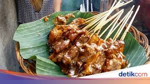 Akan tetapi secara garis besarnya resep sate adalah sebagai berikut. Sate Kere Mbak Tug Sate Langganan Presiden Joko Widodo