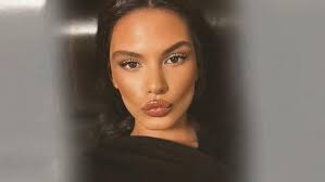 Almeda abazi is an albanian actress, model, beauty queen who was crowned miss tirana 2007, miss albania 2008, miss globe 2008. Almeda Abazi Kimdir Biyografi Ve Hayati Bukimdi