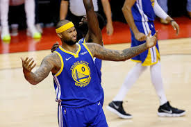 Tim merlier s'impose au sprint, brent van moer se trompe de route. Nba Lakers Mandat D Arret A L Encontre De Demarcus Cousins Pour Avoir Menace Son Ex Compagne Sport Business Mag
