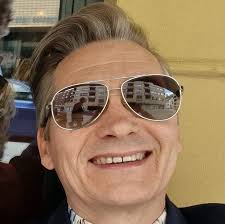 What type of crimper is needed for gold coax cable pins?