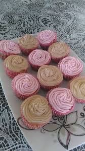 Cupcakes A La Vanille Et Glacage Framboise Recette Cupcake Facile Cupcake Framboise Glacage Cupcake