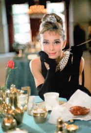 Revelan Los Secretos De Audrey Hepburn Para Siempre Mantenerse Delgada Y Joven Tiempo Hn Estilo De Audrey Hepburn Audrey Hepburn Disfraces De Famosos