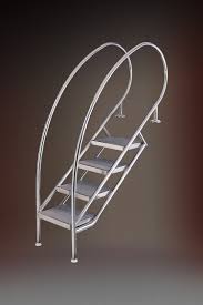 Treppe Miami Swing Die Elegante Einstiegstreppe Von Eichenwald Fur Ihren Pool Http Www Wellness Stock De Schwimm Einstiegstreppe Schwimmbader Leiter Treppe