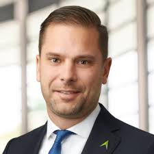 Excited to be back in the Old Continent after 5 years in the US. I just  joined Apricum, a boutique firm that offers a unique blend of strategy  consulting and transaction advisory