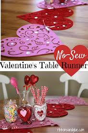 No Sew Valentine S Heart Table Runner Diy Valentines Decorations Valentine Centerpieces Valentine Day Crafts