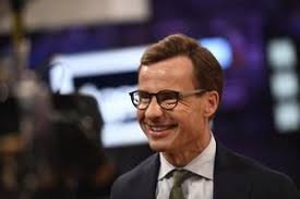 Moderatledaren ulf kristersson krävde att den svenska coronastrategin förändras under onsdagens partiledardebatt i riksdagen. Kristersson Som Statsminister Vill Du Ha Det Sa