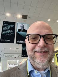 Dwight Hodge's Instagram, Twitter & Facebook