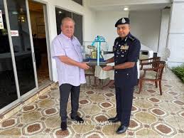 Collection from harley davidson till the mack. Sultan Johor Terima Menghadap Ayob Khan Utusantv