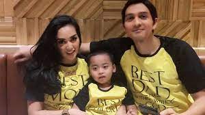 Meski begitu, mereka masih menjalin hubungan baik, karena memiliki anak bernama nokia nebula putri hawakib. Lucky Hakim Bisa Mudah Dekat Dengan Anak Tiara Dewi Tapi Tidak Sebaliknya Apa Penyebabnya Tribunstyle Com