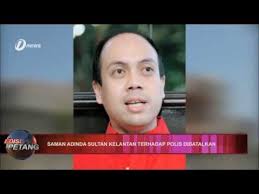 Karena dari samping rumahku dapat terlihat belakang rumah bu ihksan, dengan mudah aku dapat menangkap tanda tersebut. Saman Adinda Sultan Kelantan Terhadap Polis Dibatalkan Youtube