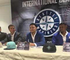 Seattle Mariners sign outfielder Juan Rijo 🇩🇴 for $2.2 million. One of  the top hitters this year in the Dominican Republic.