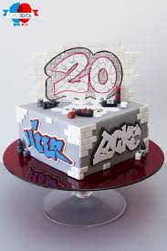 Nos Creations Street Art Cake Revol Cake Design Nantes Gateau Planche A Roulettes Gateaux D Art Gateau Artiste