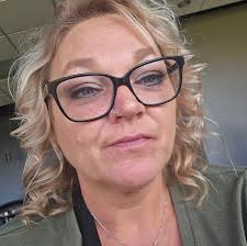 How to make pain tincture spray from avocado pits?