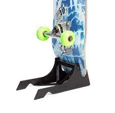 Cette murale bois de grange a été créé avec bois des années 1800, accentuant les trous de ver naturelle et le bord direct.faits saillants du bois furent laissées comme proche de la couleur. Origami Skateboard Stand Display Skateboard Display Skateboard Rack Display Stand