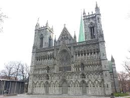Nidarosdomen i trondheim, norge är nordens och världens nordligaste katolska katedral. Bilder Av Nidarosdomen