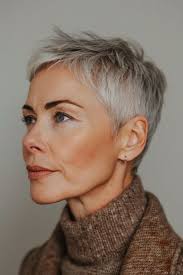 25+ Ultimate Hairstyle Guide for Women Over 60: From Casual to Glam!