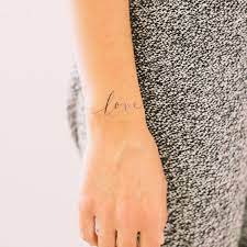 115 powerful and sacred ankh tattoos. 52 Tolle Ideen Und Bilder Zum Thema Tattoo Schriften Handgelenk