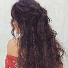 Hairstyles for long curly hair 2020 with copper hue. Go Crazy Go Curly With These 50 Cute Easy Hairstyles Hair Motive Hair Motive
