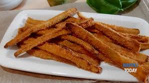 Pulite le zucchine, tagliatele a fettine, bagnatele nel latte e poi. Bastoncini Di Zucchine Al Forno Stick Croccanti Facili E Veloci