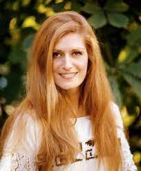 Dalida — besame mucho (comme si j'etais la 1997). Biography In English Dalida Eternelle Hair Styles Long Hair Styles Hair