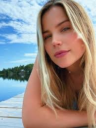 Sasha Lacey's Instagram, Twitter & Facebook