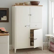 Here is another kitchen design from ministry of pine. Kqeb8zggomwamm