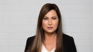 C est mon choix en direct. Evelyne Thomas C Est Mon Choix Est Une Emission Qui Me Colle A La Peau Et Que J Assume Cholet Maville Com