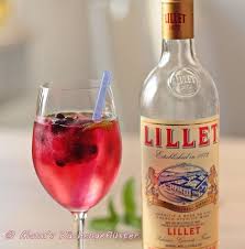 Lillet Wild Berry Manus Kuchengefluster Bloglovin In 2020 Wild Berry Party Drinks Alcohol Drinks
