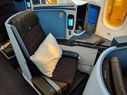 24 seats in premium economy air canada has selected the excellent rockwell collins (formerly b/e aerospace) super diamond reverse herringbone seat for its 777 and 787 fleet. Review Klm World Business Class Part Ii Icn Ams Boeing 787 9 Thegastronomictraveler
