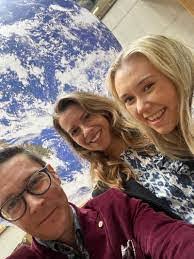 Vikki Ward's Instagram, Twitter & Facebook