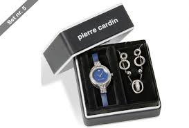 Le créateur a dessiné toute sorte de bijoux et travaillé en étroite collaboration avec des bijoutiers et joaillers afin de façonner des pièces uniques ou des. Pierre Cardin Gift Set Outspot