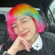 Lily Graham's Instagram, Twitter & Facebook