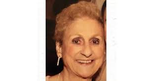 Dottie Warnock's Instagram, Twitter & Facebook