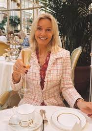 Karen Thompson – Louise Thompson's Mother | Know About Her