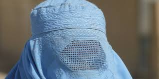 2.5 out of 5 stars 6. Selbstversuch Mit Burka Bevor Der Letzte Schleier Fallt Taz De