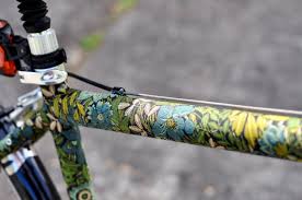 Embroidered Bike How Coooool Is This Bicycle Diy Bicycle Makeover Bike Art