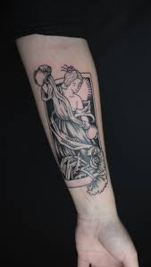 Tattoo Par Roseline Bucher Strasbourg Tattoo Tatouage Blackwork Nuevomundo Strasbourg Medievaltattoo Medieval Gravur Tarot Tattoo Time Tattoos Tattoos