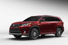 The big news is that the hybrid is now available in le and xle trim levels, rounding out a lineup previously made up of the top limited and platinum trims. Toyota S Debut Of 2017 Highlander Mid Size Suv To Showcase Significant Performance Updates Toyota Usa Newsroom